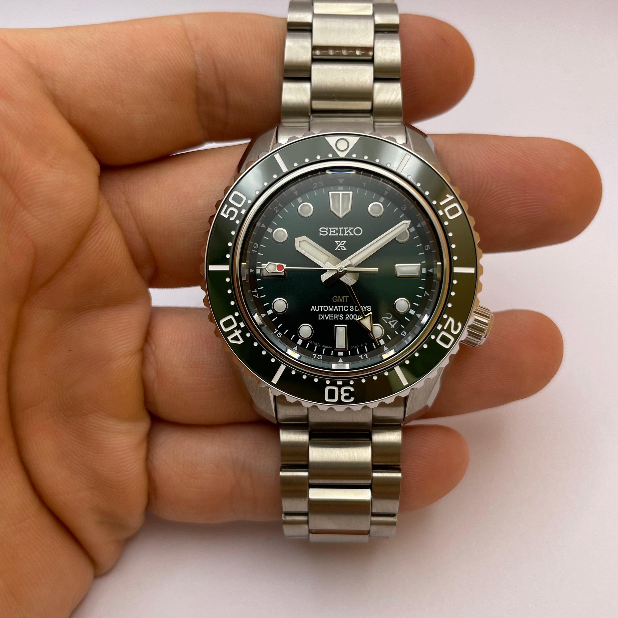 Seiko Prospex Green Dial - MANG-LUXURY