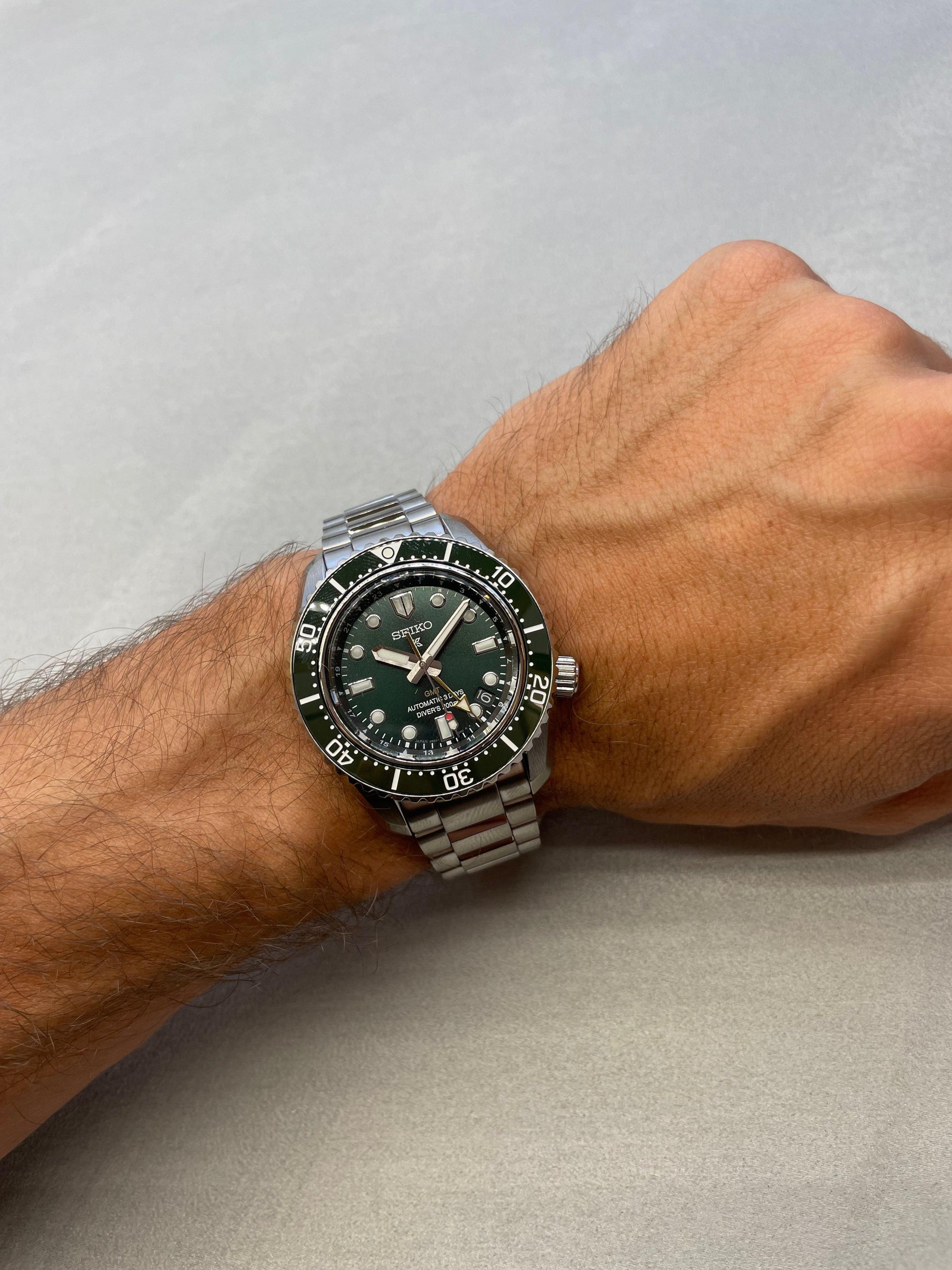 Seiko Prospex Green Dial - MANG-LUXURY