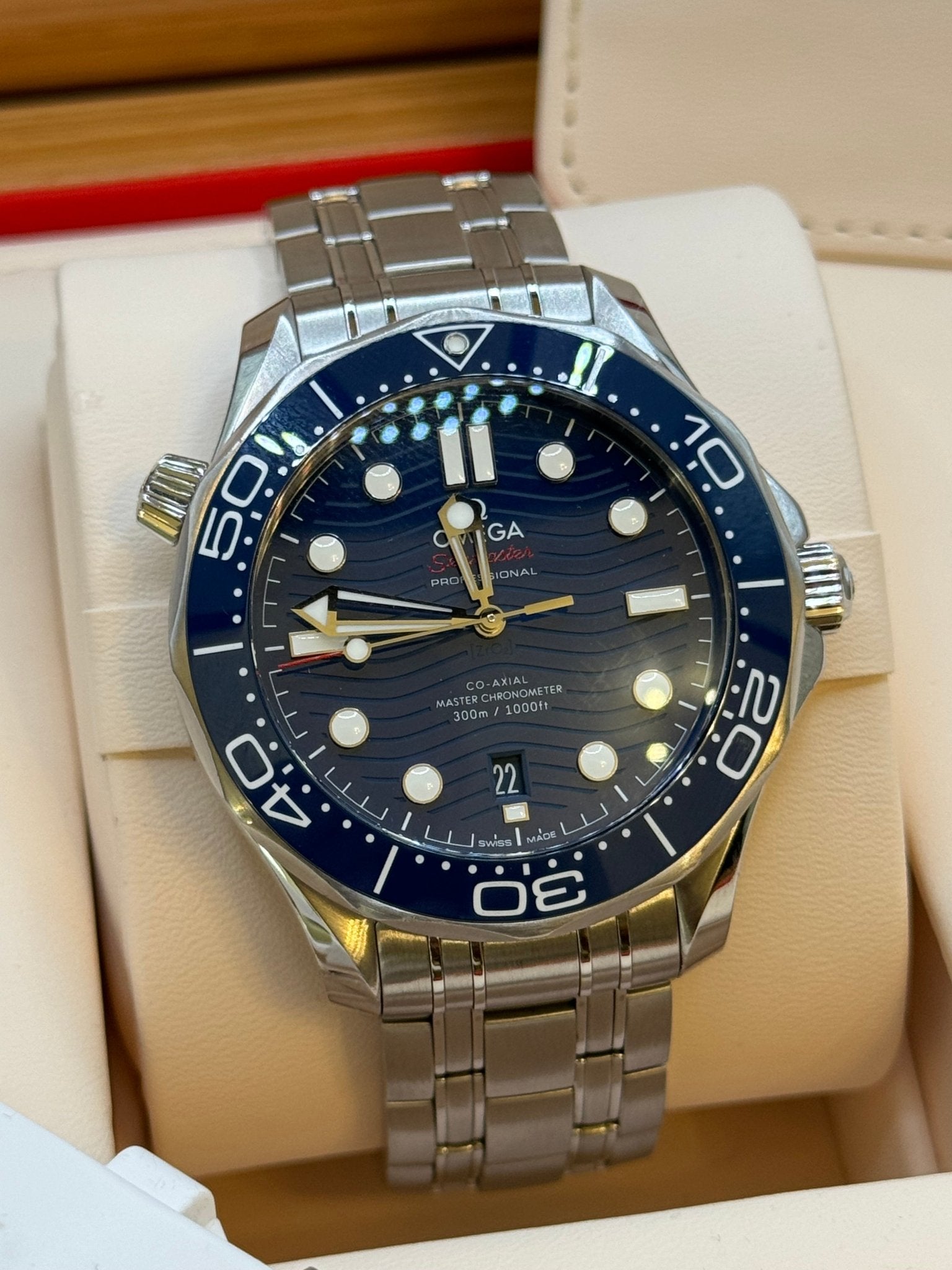 Omega Seamaster Diver 300M 210.30.42.20.03.001 - MANG - LUXURY - 210.30.42.20.03.001