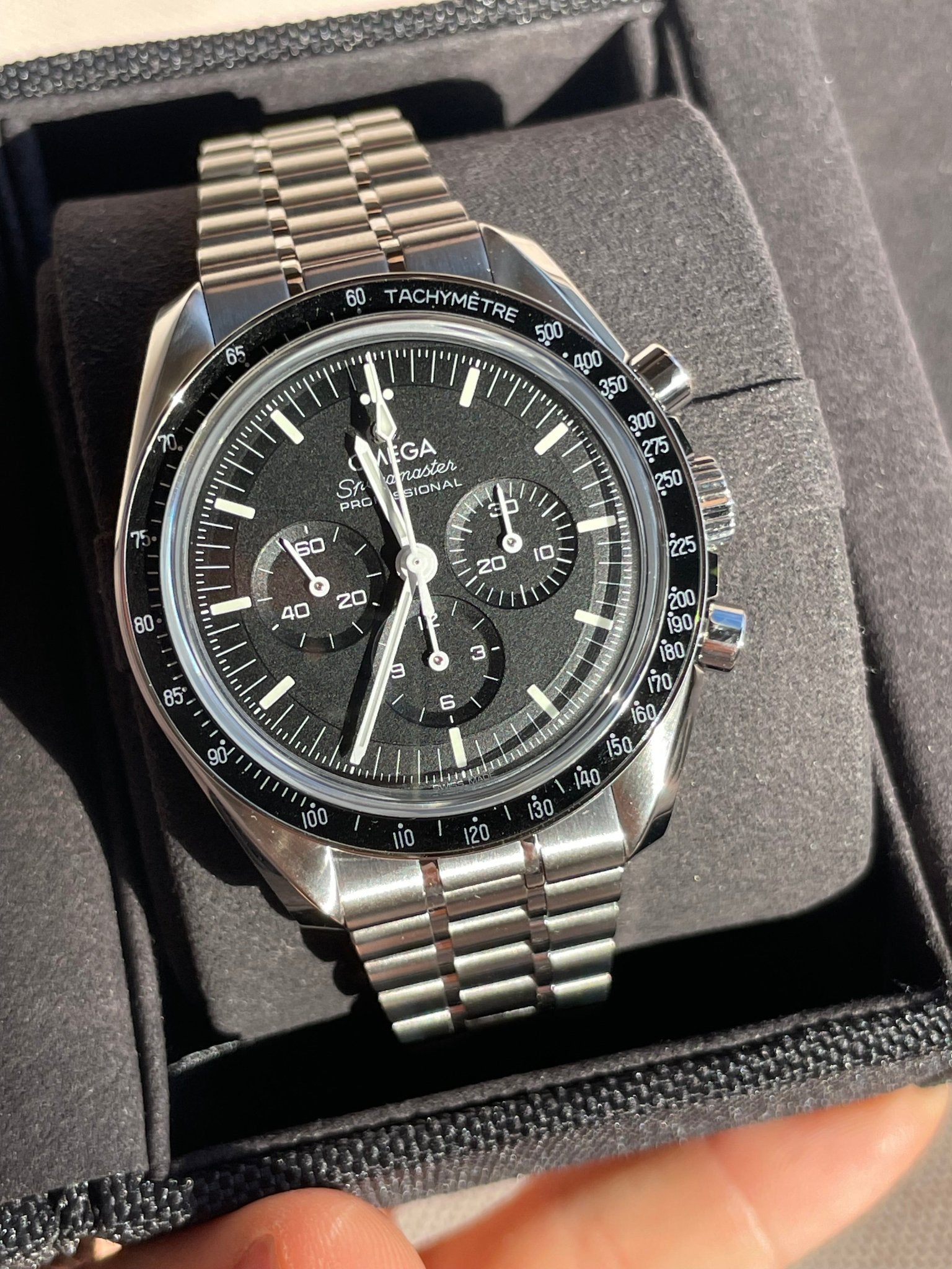 Omega Speedmaster - MANG - LUXURY - 310.30.42.50.01.002