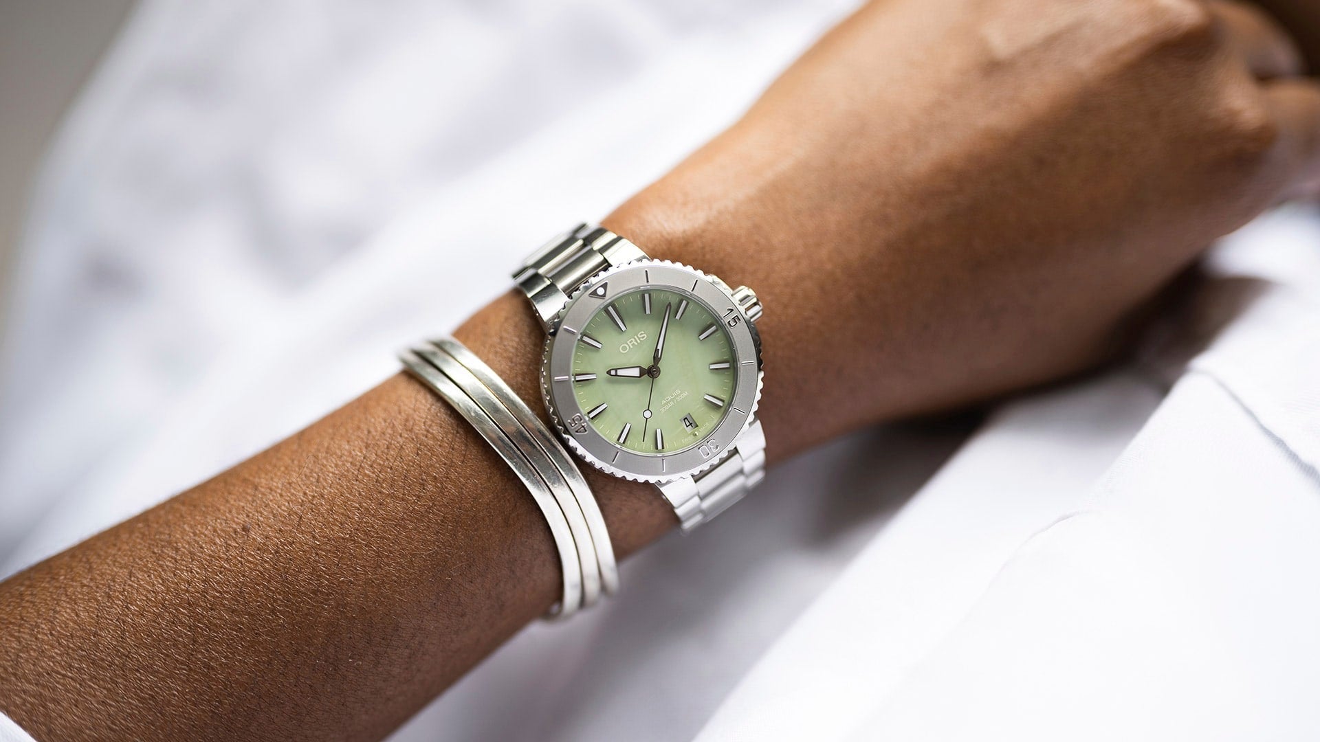 Oris Aquis Date Damen MOP Green 01 733 7770 4157 - 07 8 18 05P - MANG - LUXURY - 73377704157